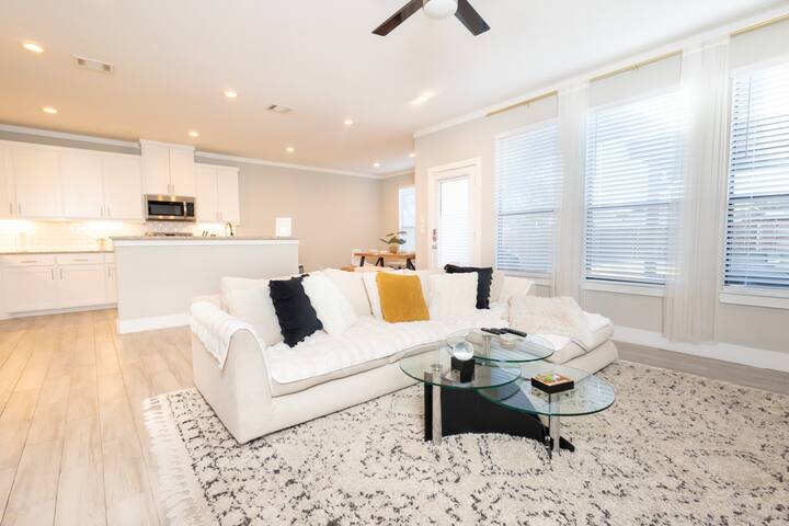 Spacious, luxurious, calming retreat w/ zen room gallery image 5