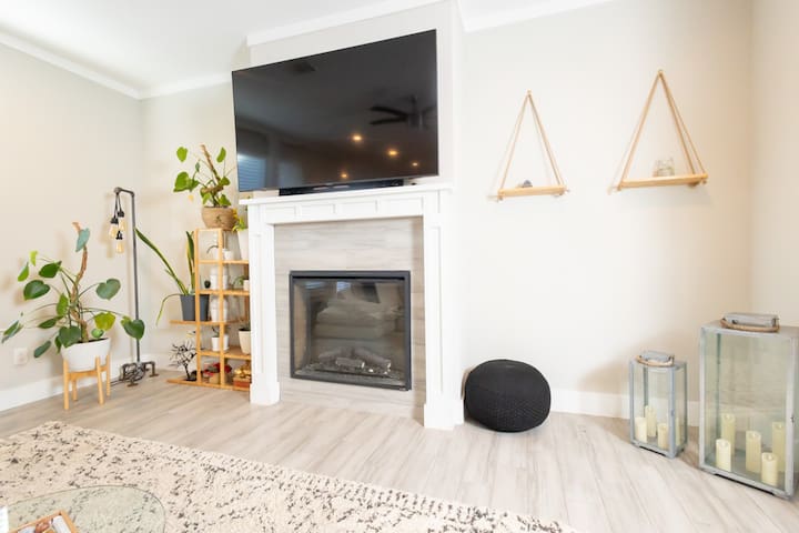 Spacious, luxurious, calming retreat w/ zen room gallery image 4