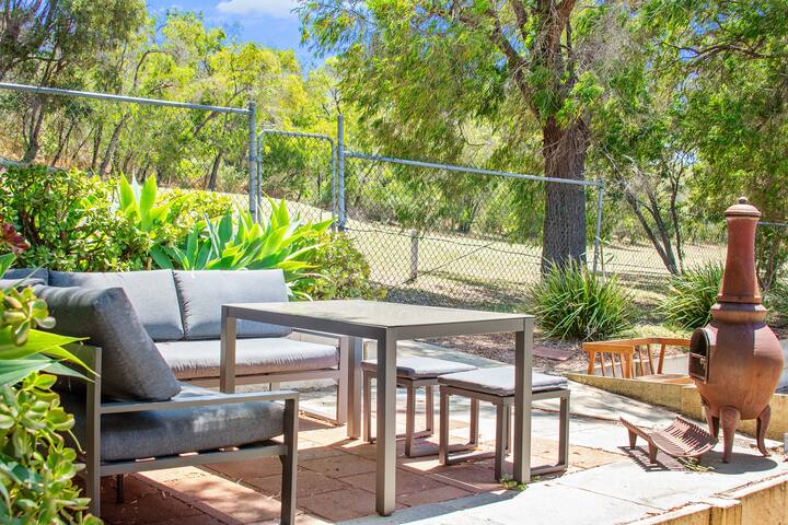 Fun Family Getaway Shack on 8 gallery image 4