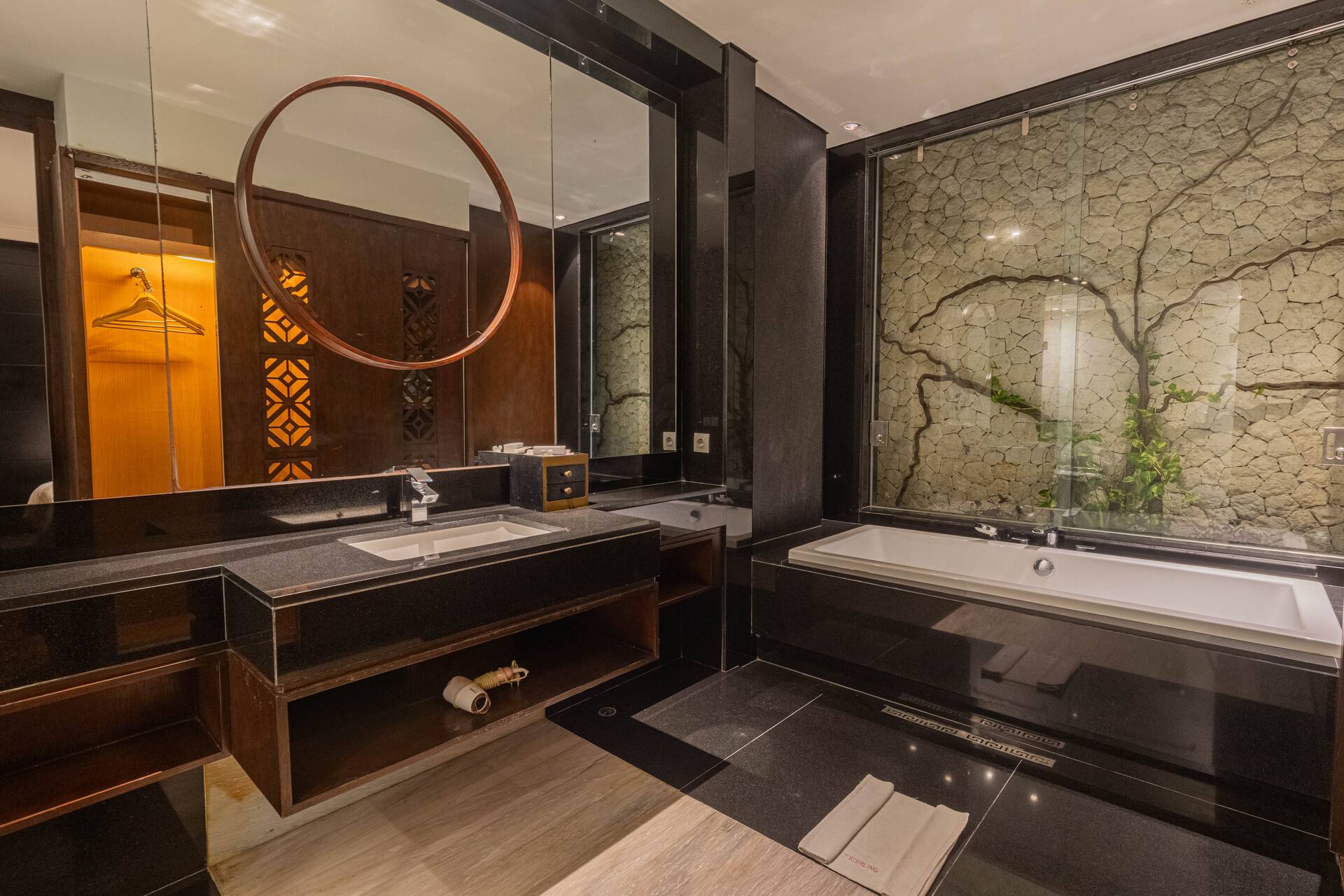 Grand Cliffside Compound 15 Bedroom Private Villa in Uluwatu 3