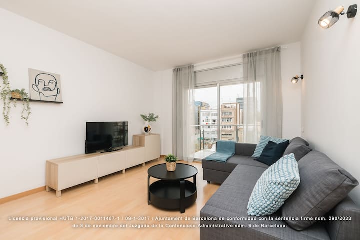 NEXT to the BEACH and Ramblas Poble nou