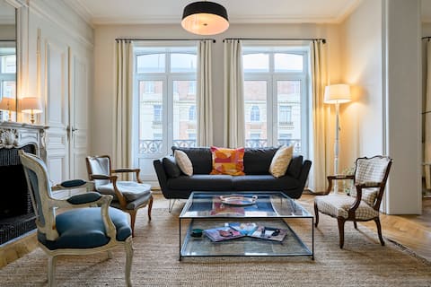Popular Airbnb listing: Charming, bright apartment in the heart of Lille in Lille