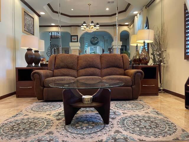 Lovely Villa Again gallery image 3