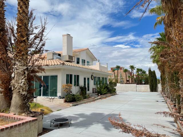 Lovely Villa Again gallery image 2