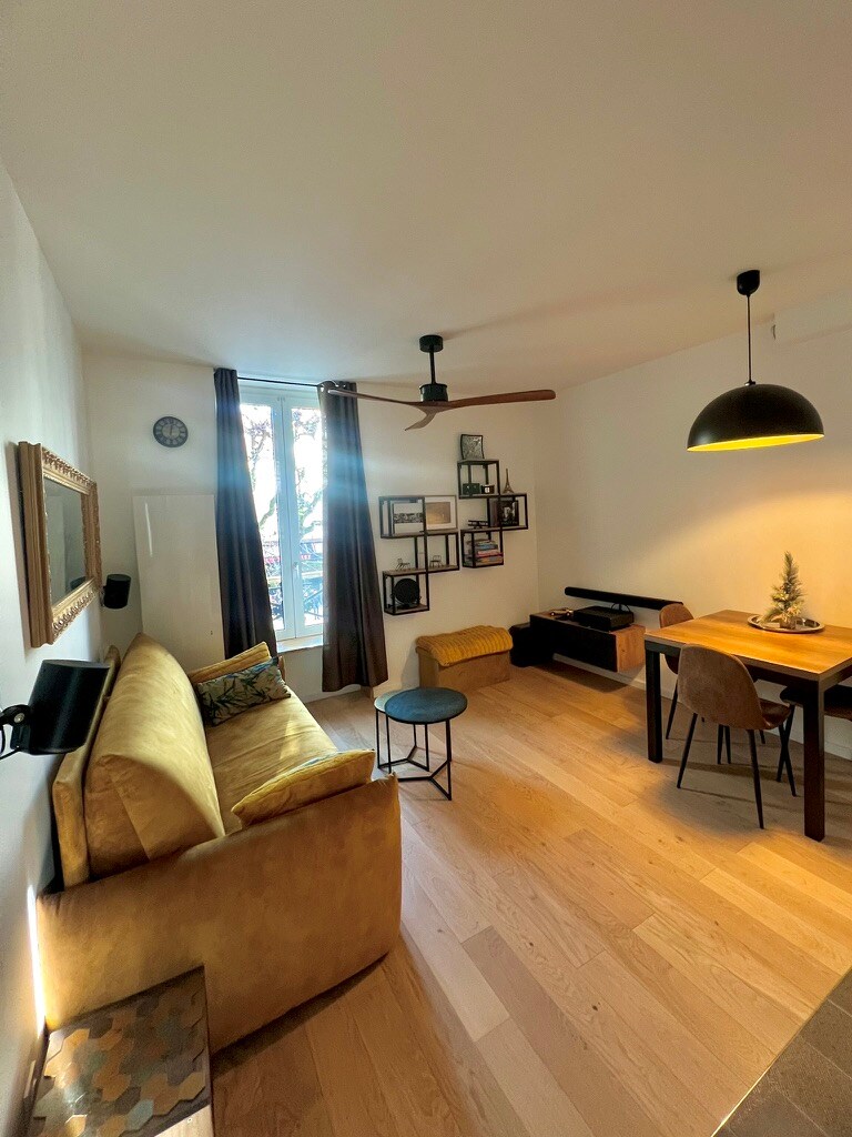 Top Airbnb: Paris Vincennes | Appart Standing Cosy | Metro 1 in Vincennes