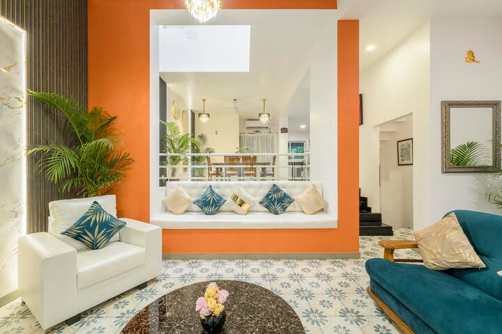 Huge living room on entering the house. Our place is just on main Candolim road next to Novotel Hotel and Oceans 7 Casino for easy access. Beach is walking distance.