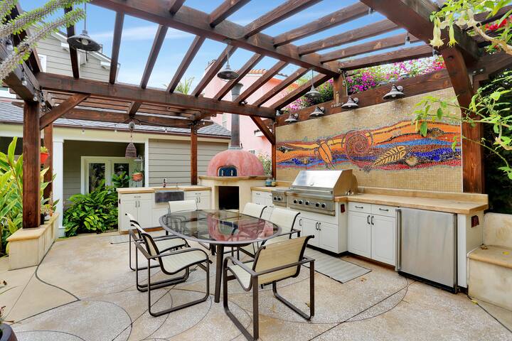 Paradise w/ Pool, Hot Tub & Walk to Beach 4b/4.5ba gallery image 3