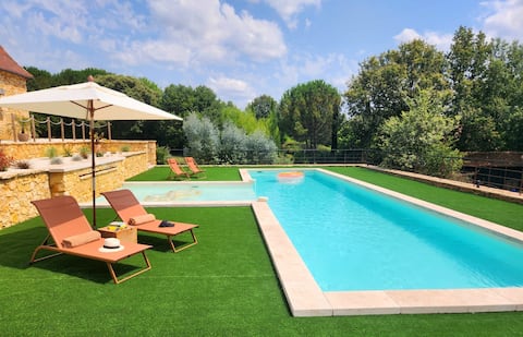 Dreamy 2BR Dordogne Hideaway | Heated Pool+Views!