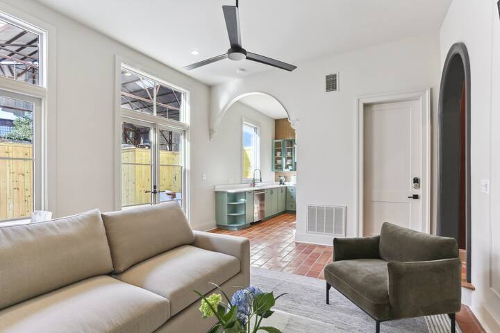 the Augustin | | 5BD+5BA Private Pool + Garage gallery image 4