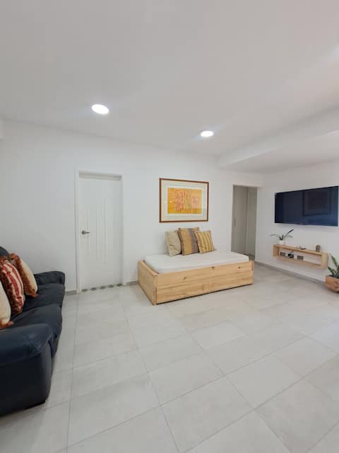 Nice apartment with independent electricity, 200 meters from the sea.
