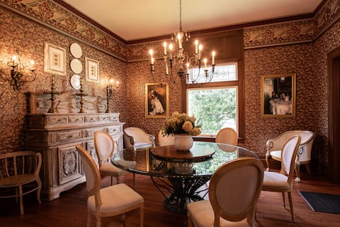 Downtown Newnan, Family Friendly Luxury Estate