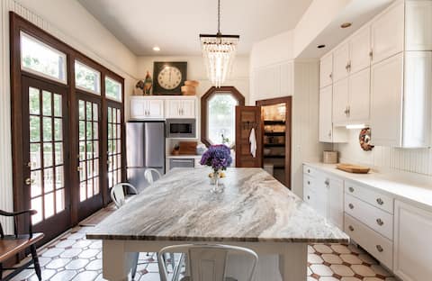 Gather, Holiday, Spacious, Amazing Location