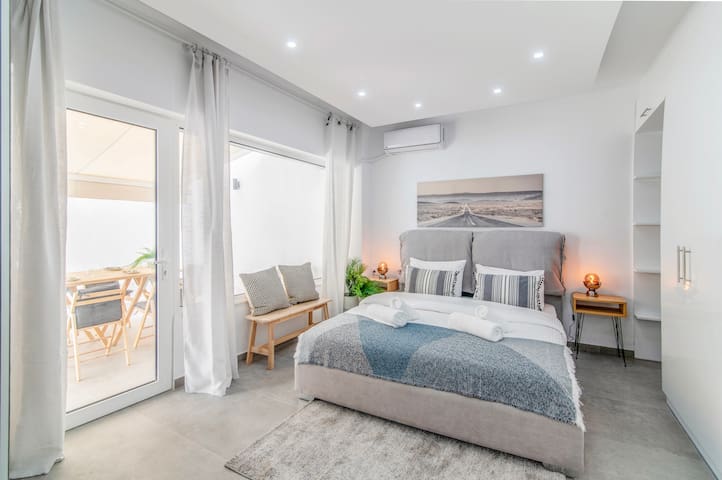 Mila’s Hidden GEM Apart in Kolonaki with backyard