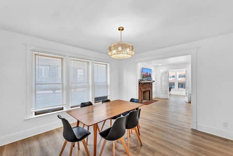 2700ft2 ~Arcade ~6 bdrm 2 kitchens ~(sleep 16)