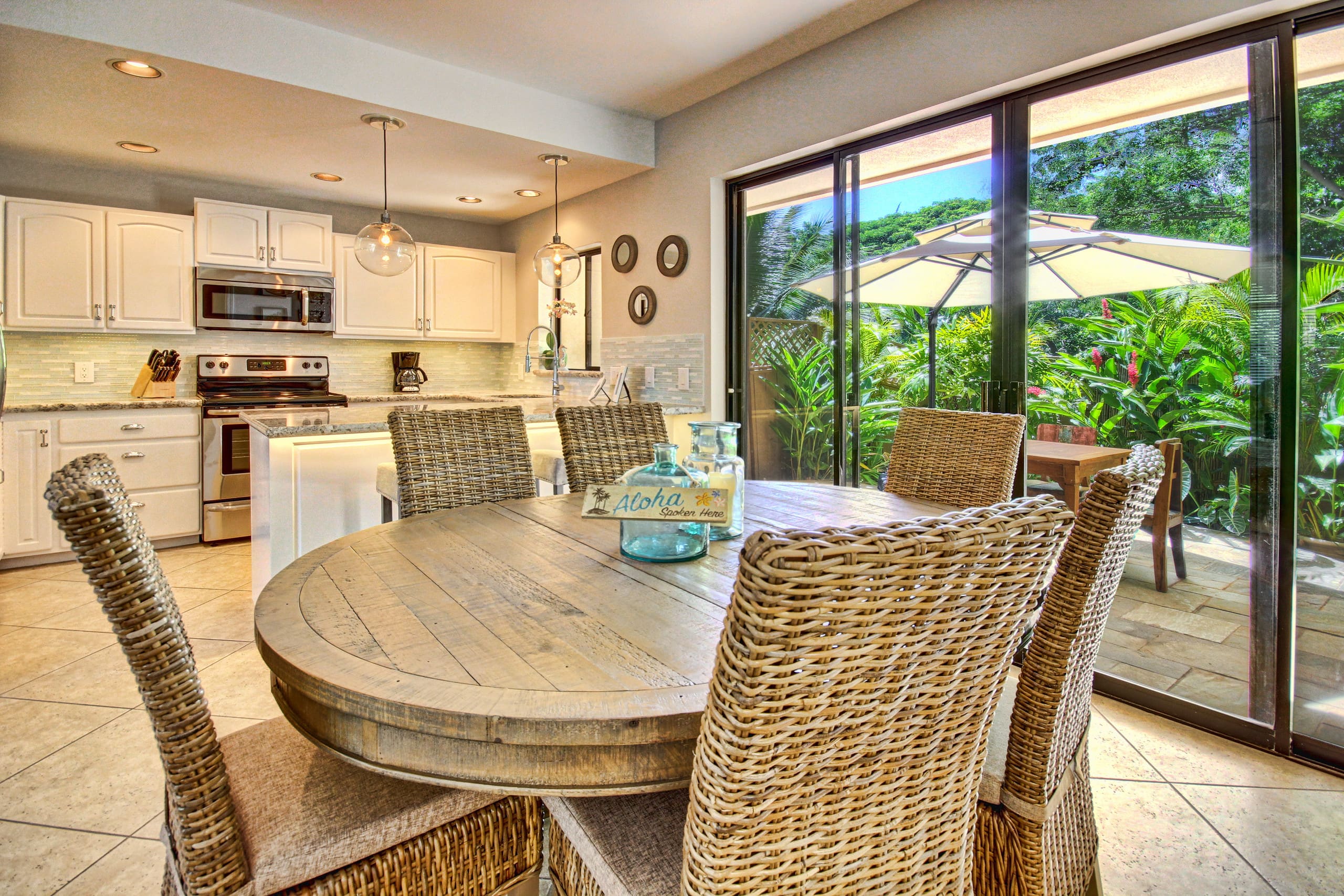 Home in Lahaina · ★4.92 · 3 bedrooms · 5 beds · 2.5 private baths - Image 8