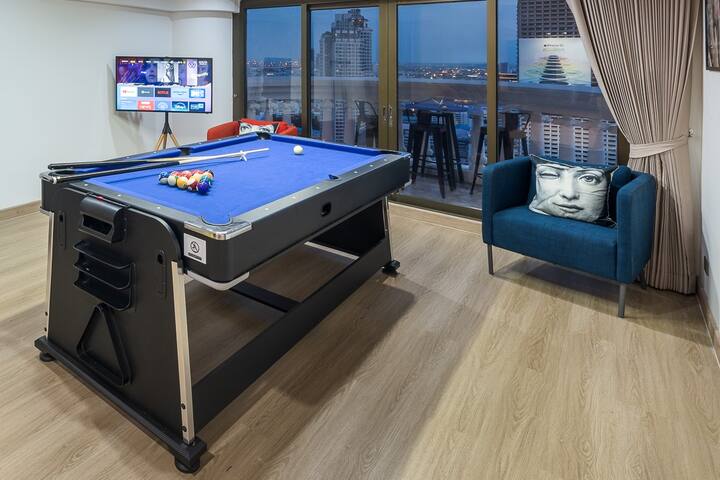 *INCREDIBLE*View! Huge 3BR *Pool Table*Free PickUp gallery image 5