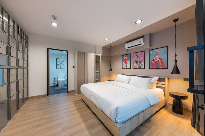 *INCREDIBLE*View! Huge 3BR *Pool Table*Free PickUp gallery image 3