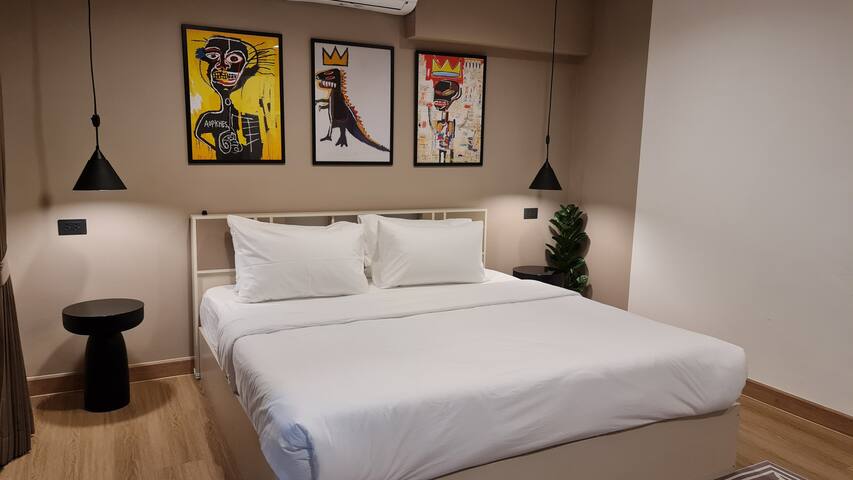 *INCREDIBLE*View! Huge 3BR *Pool Table*Free PickUp gallery image 4