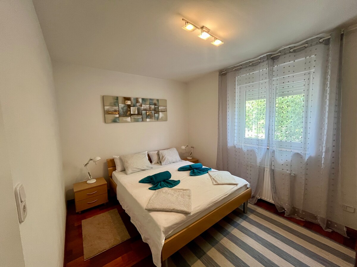 Apartment Picturesque Retreat