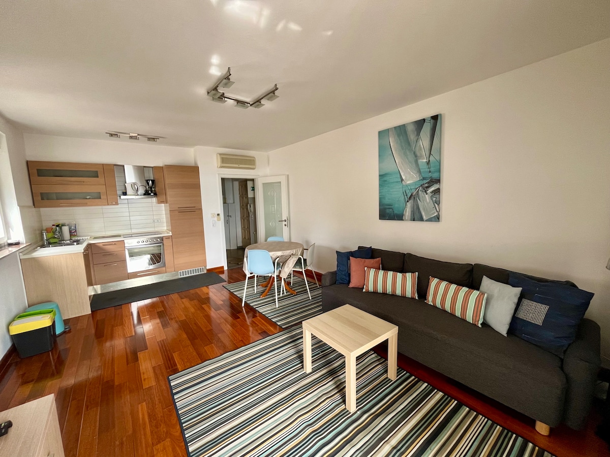 Apartment Picturesque Retreat