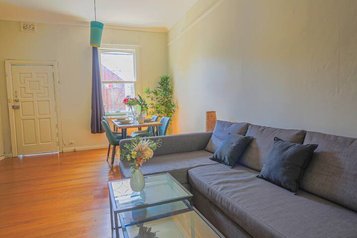 Best Choice 2 Bedroom House Surry Hills gallery image 3