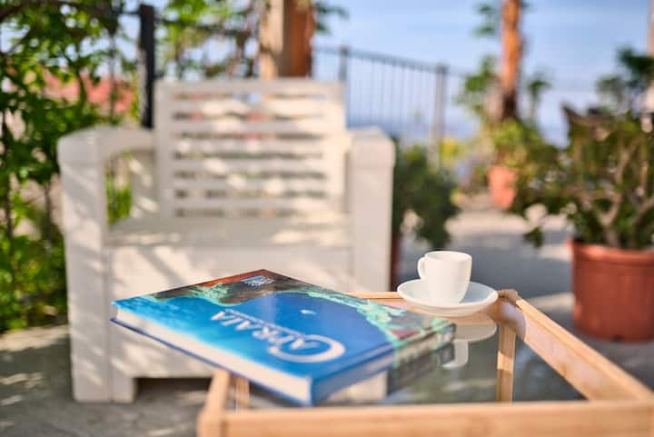 Saracino: Stanza Tripla Deluxe Con Terrazza - Capraia Isola