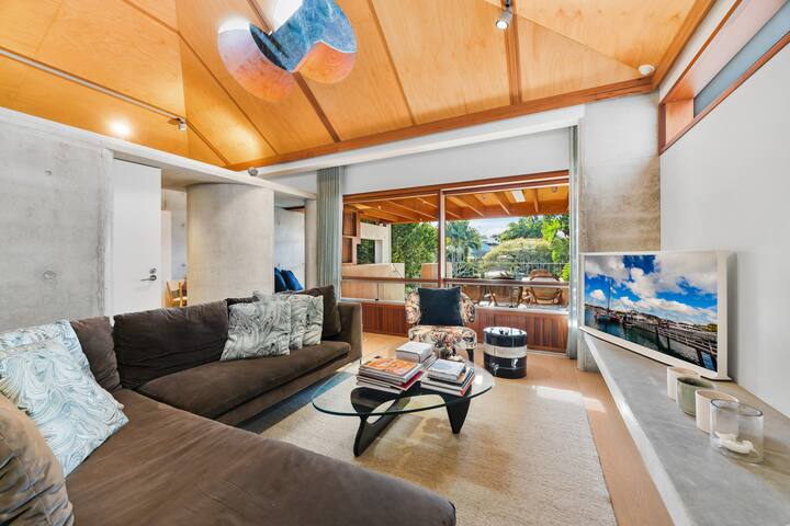 Stunning 3-BR Architectural Gem gallery image 5