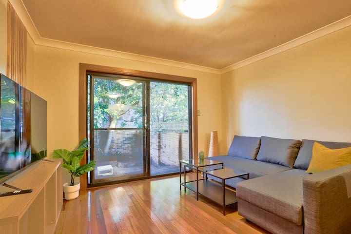 Comfortable 3 Bedroom House Pyrmont