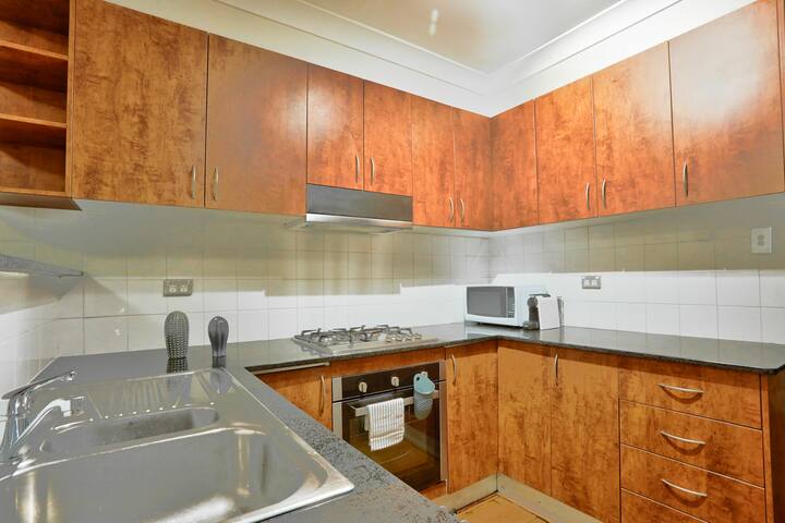 Comfortable 3 Bedroom House Pyrmont gallery image 5