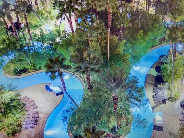 Ultimate Tahiti Village 2 BR, Sleeps 8+, Balcony gallery image 2