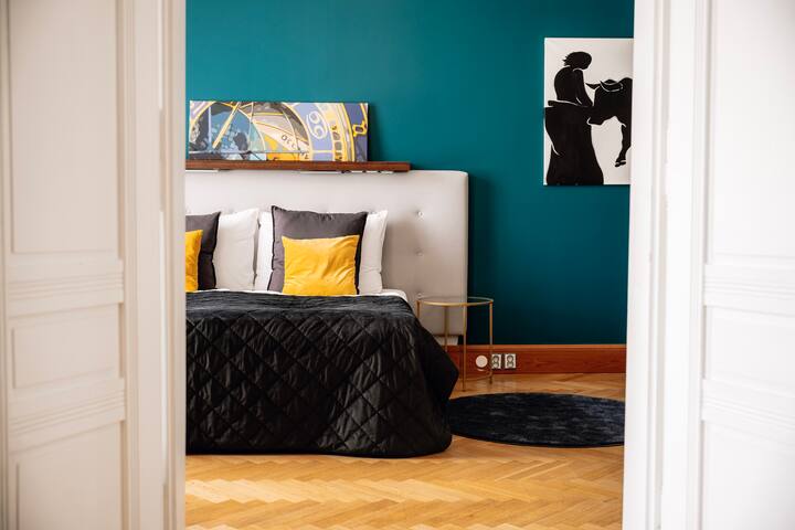 Heritage Haven: Charming 8 guests Jewish Quarter gallery image 2