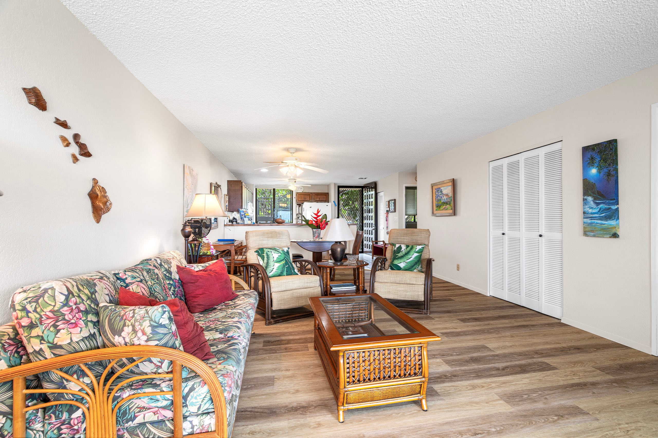 Condo in Kailua-Kona · ★4.92 · 2 bedrooms · 2 shared baths - Image 10