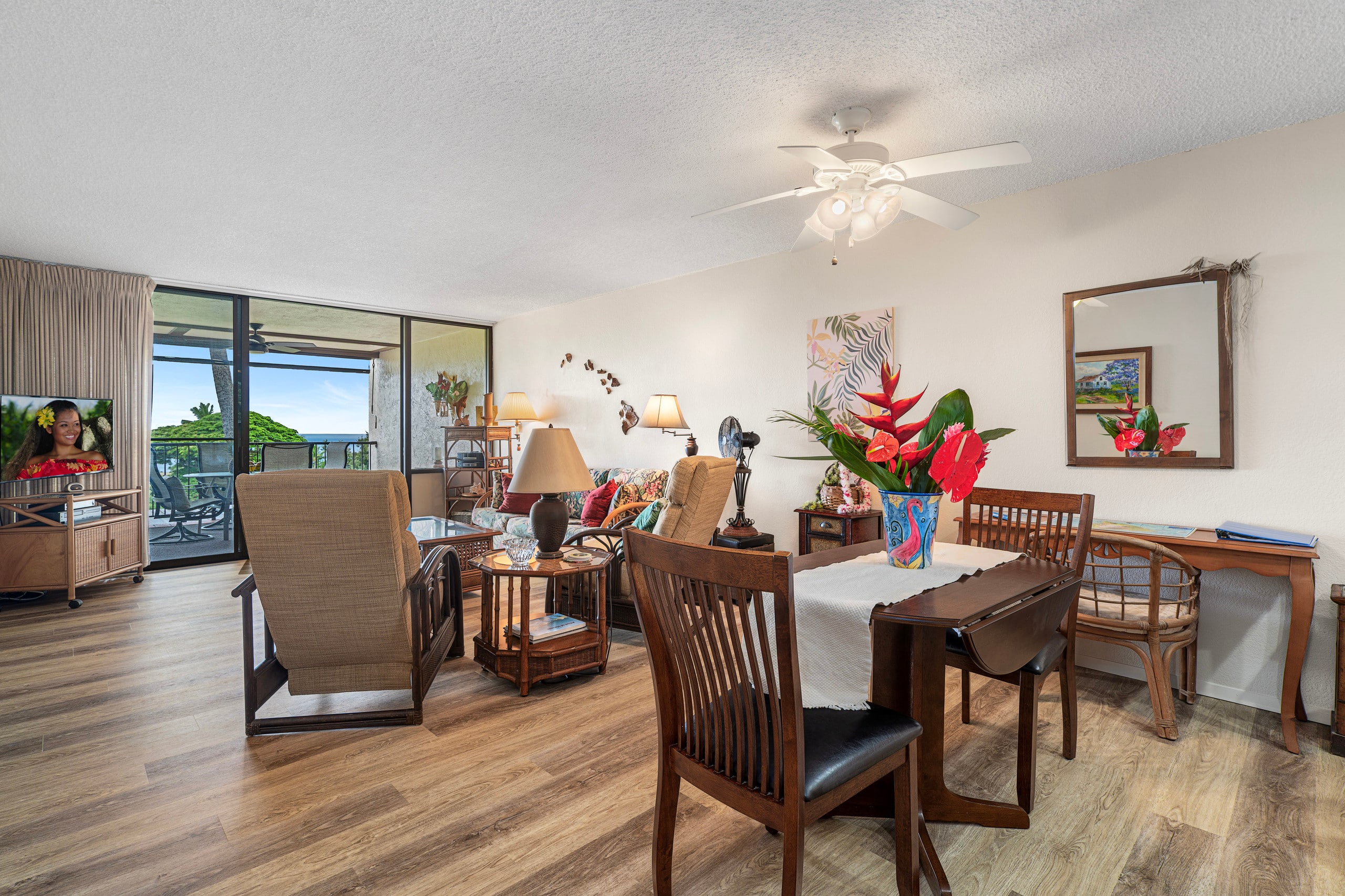 Condo in Kailua-Kona · ★4.92 · 2 bedrooms · 2 shared baths - Image 12