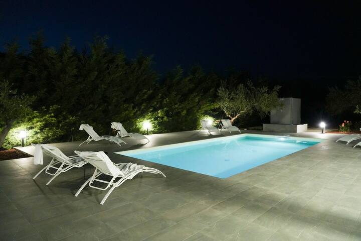 Deva Stays managed Airbnb listing 3