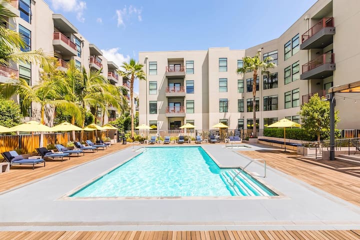 Walk Of Fame Luxury Oasis