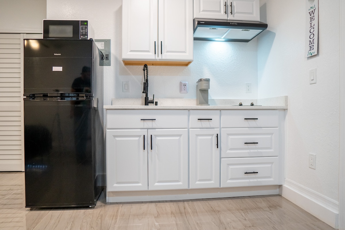 Top performing Airbnb: All New - Orlando's Private Studio - King Bed Tech in Altamonte Springs