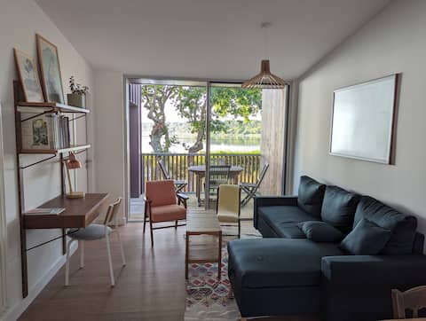 Annonce Airbnb populaire: Lake view apartment with direct access à Lacanau