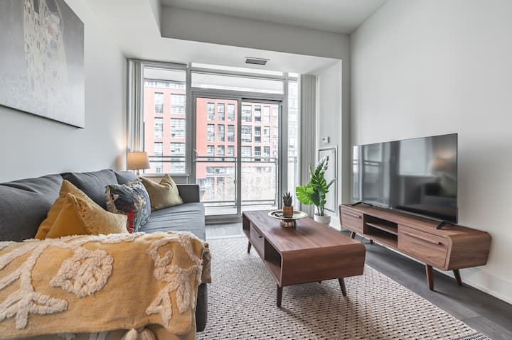1br Condo + Den In Down Town Toronto - Toronto