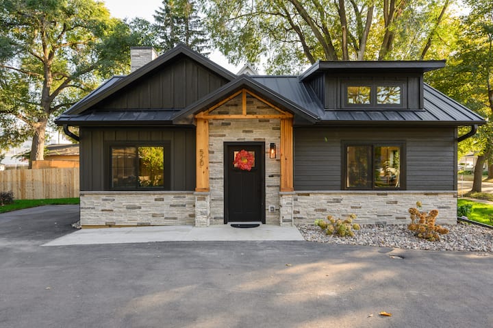 Small House In Rochester Downtown Cottages | 5 blocks to Mayo | No Stairs! - Tiny houses for ...
