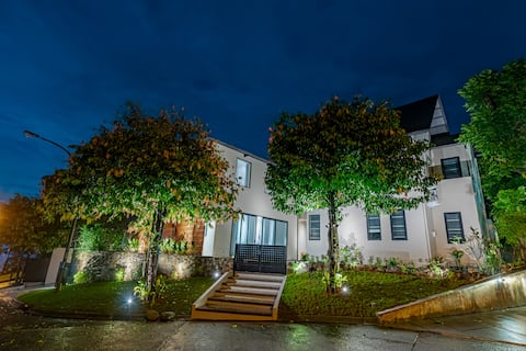 Sleeps 20! 5 Bedrooms Golf View Pool Hale Sentul