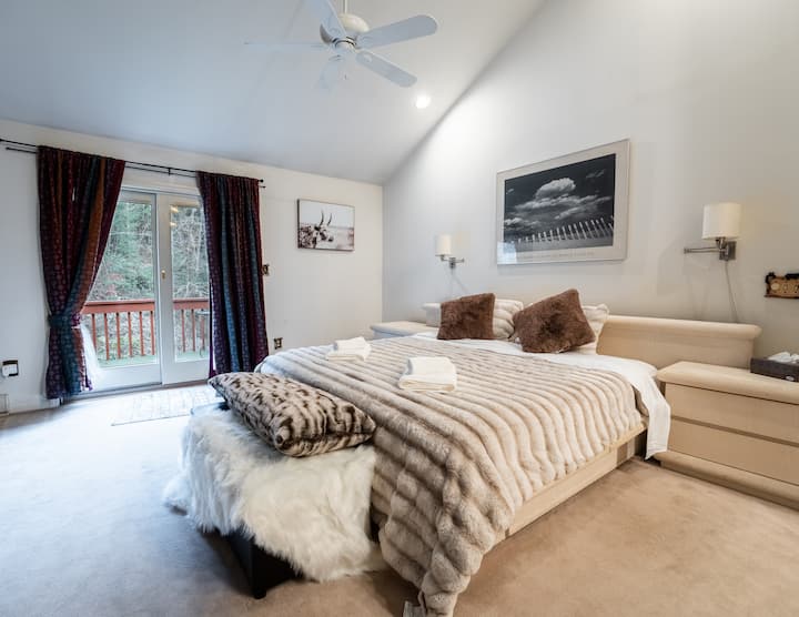 Суит с двойно легло king size (първи етаж)