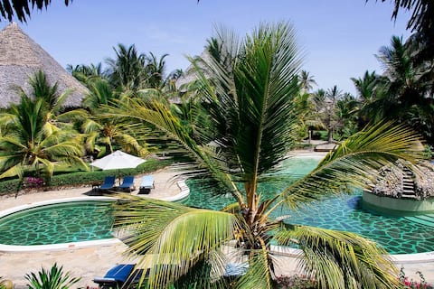 Tembo Beach Cottage in Resort