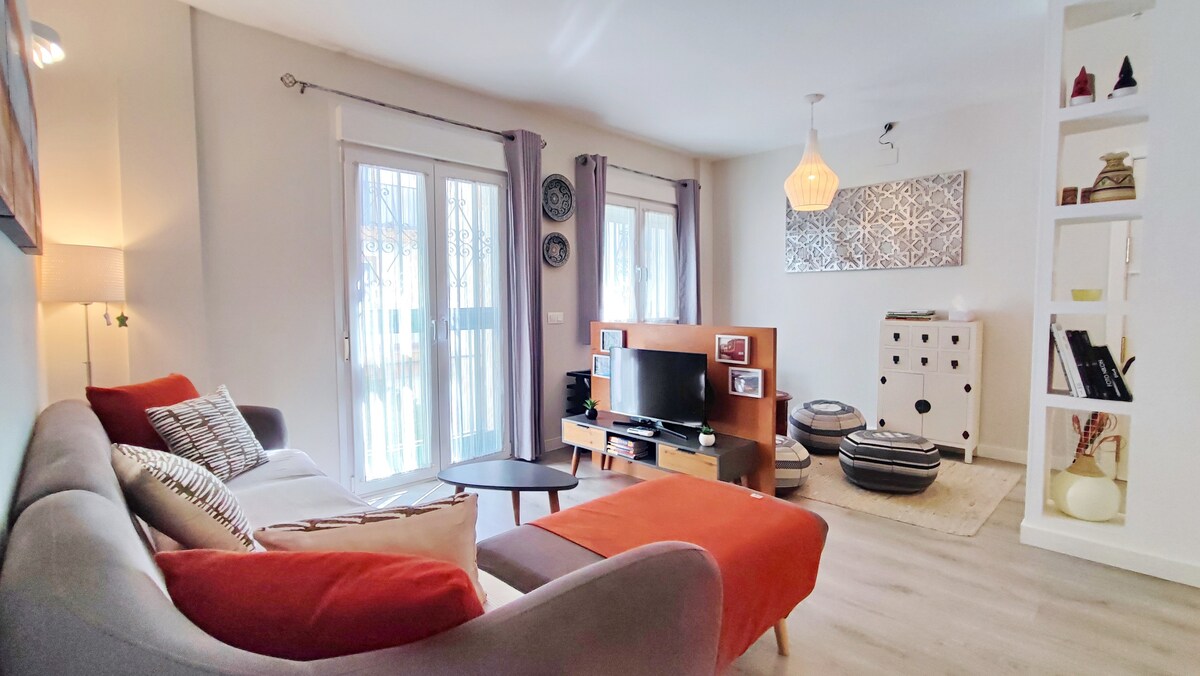 Top performing Airbnb: Spacious, modern & comfy. Old town. in San Bartolomé