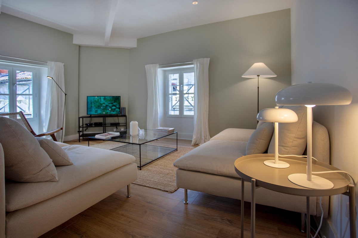 Proprietà Airbnb di successo: Beautiful cozy apartment in the historic center a Angoulême