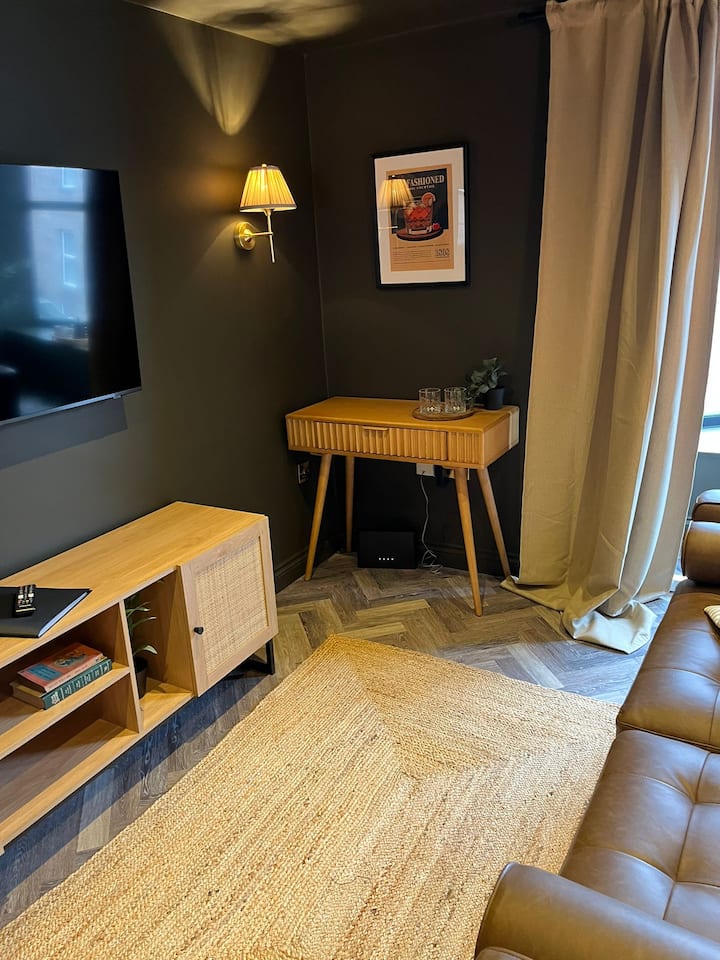 Hideaway Bureau - Lowlands - Wooler