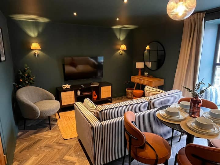 Hideaway Bureau - Speyside - Wooler