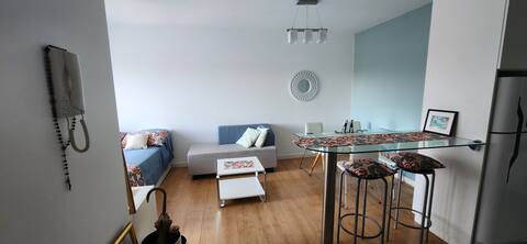Top Airbnb: Charming Studio in Núñez with a Bright Balcony. en Núñez