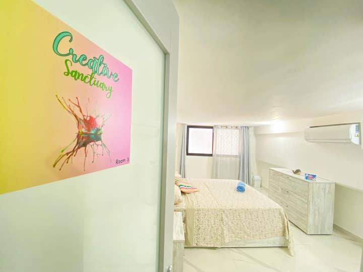 Kreativna soba: opustite se i stvorite u ovom mirnom prostoru s pogledom na more.