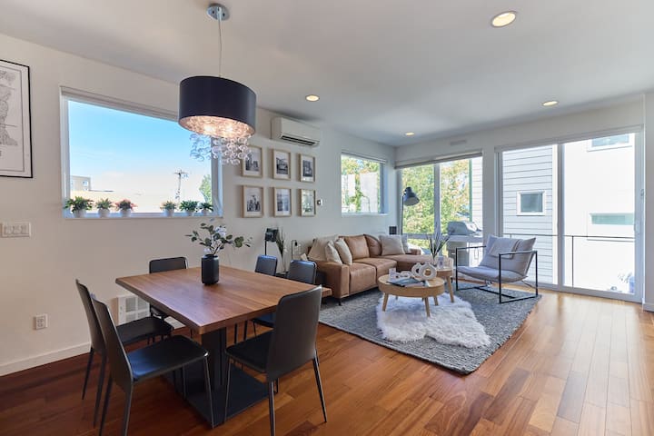 Luxury Capitol Hill Home~rooftop & Mt Rainier View - Pike Place Market - Seattle