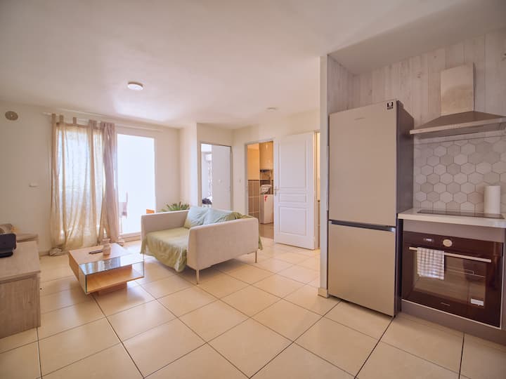 Le Vittoria - T2 Chambre Climatisée, Vue Mer - Saint-Denis
